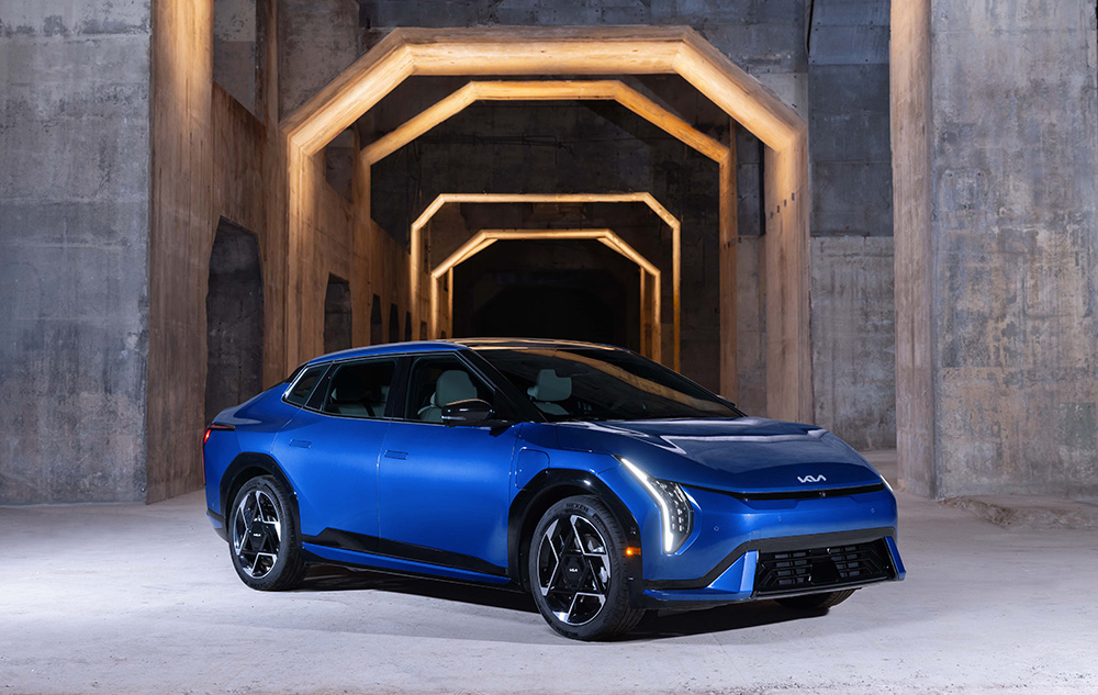 2026 KIA EV4